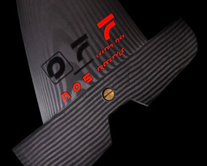 OFF FINS Nos Carbon – Pinna Windsurf Freestyle in HeatCore™ Carbon (Singola)
