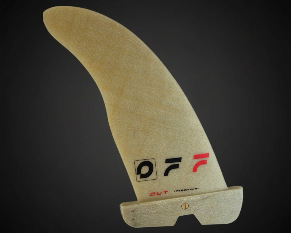 OFF FINS Cut – Windsurf Fin FreeWave in HD Black Fiber (Single)